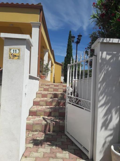 Maison Dans Une Propriete Avec Une Cour Corneilhan المظهر الخارجي الصورة